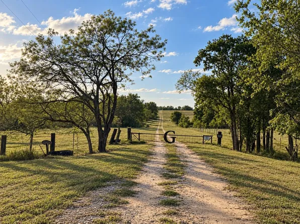 1320 County Road 388, Gonzales, TX 78629