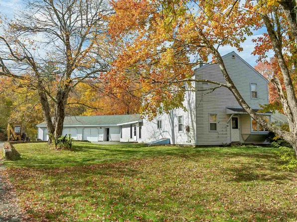 56 Prescott Heights Road, Hooksett, NH 03106