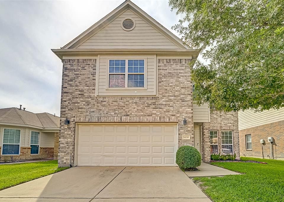 Come and tour this beautiful home located in Villages of Cypress Lakes