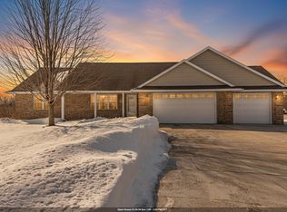 2937 Firethorn Ct, Suamico, WI 54313