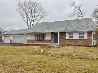 1221 Orchard Lakes Dr, Saint Louis, MO