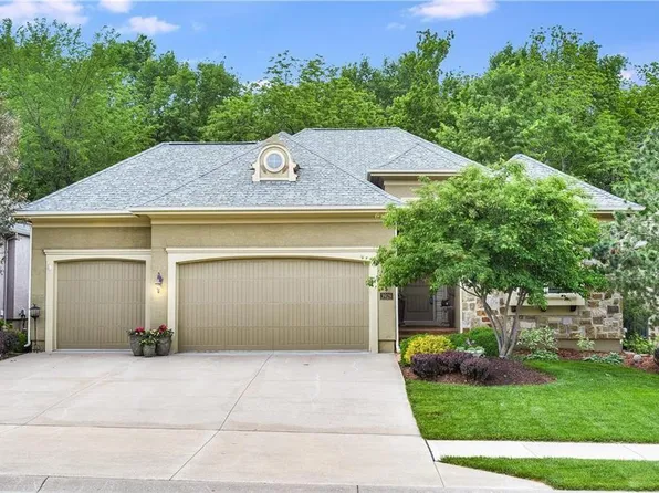 3928 NE Grant St, Lees Summit, MO 64064