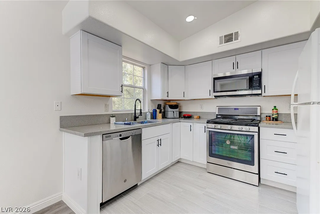 2 bed, 2.0 bath, 1019 sqft, $1,650 — Photo 1