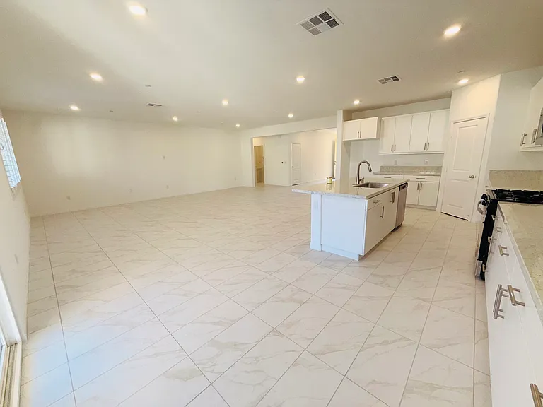 39171 Quixote Ct — Photo 4