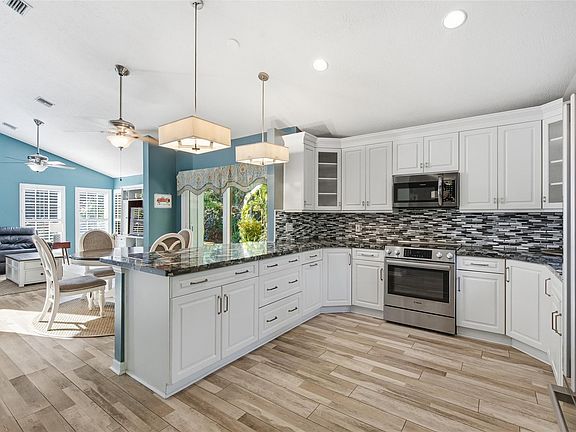 3rd image of 2727 NW Florida Avenue
