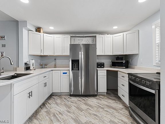 4th image of 6120 Whiskey Creek Dr APT 403