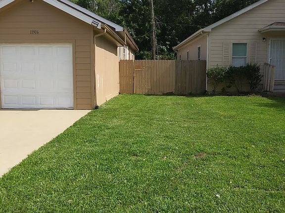 2nd image of 11906 Greensbrook Forest Dr