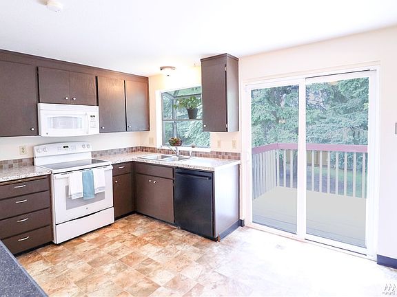 5th image of 9419 163rd Street Ct E
