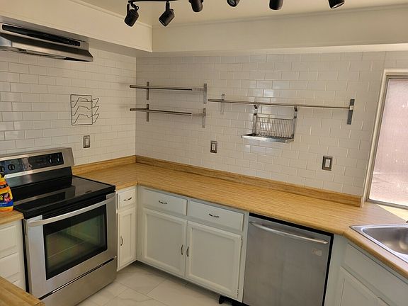 2nd image of 6413 W North Ln