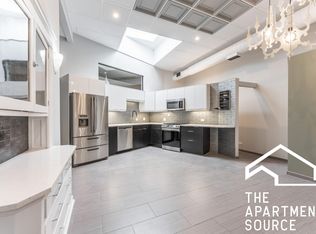 300 N Ogden Ave UNIT 2, Chicago, IL 60607