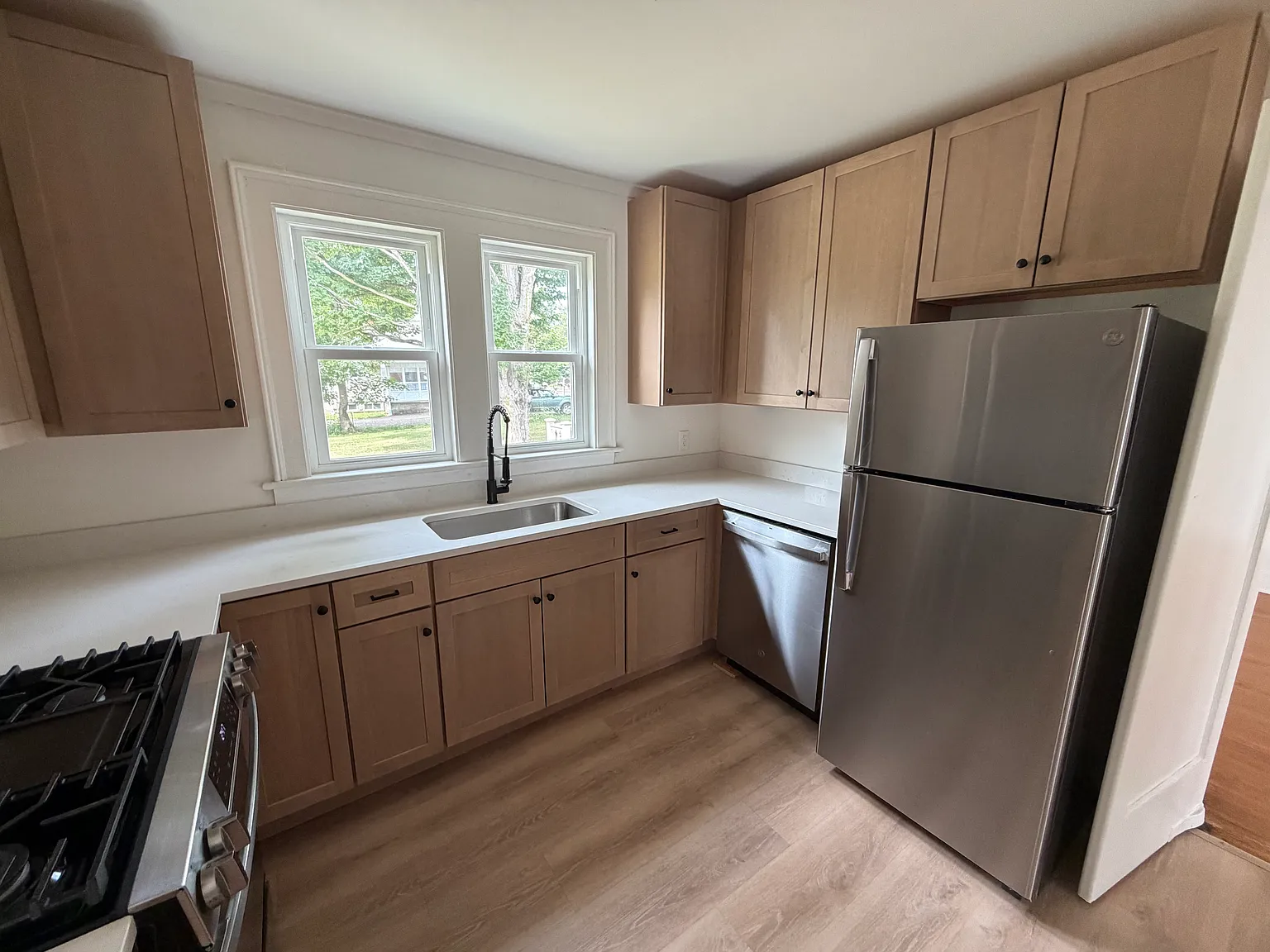 2 bed, 700 sqft, $1,700 — Photo 4