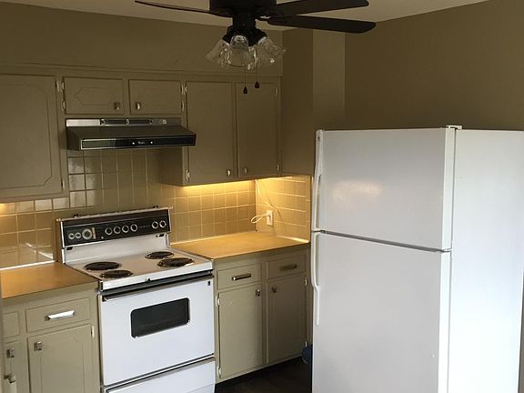 3rd image of 9764 Hadley Dr