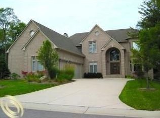 4481 Forest Hill Dr, Commerce Township, MI 48382