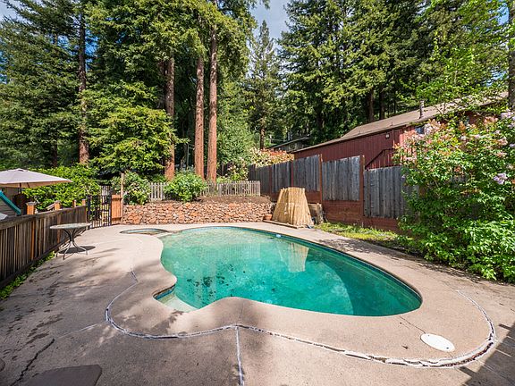 2nd image of 15940 Forest Hill Dr