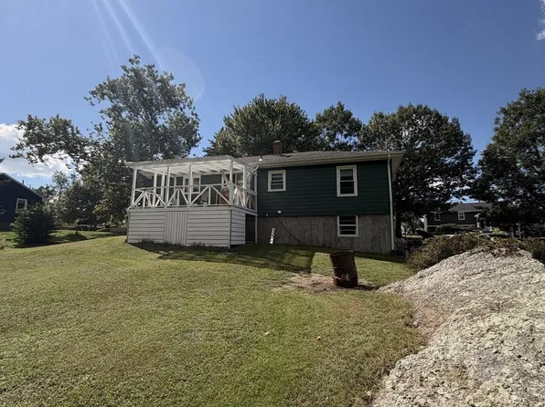 1189 Bark St, Swansea, MA 02777