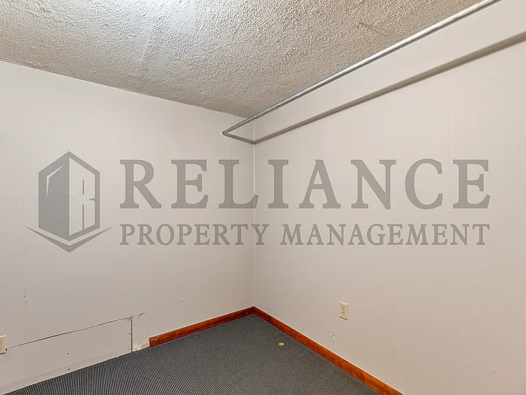 1440 N Community Dr — Photo 23
