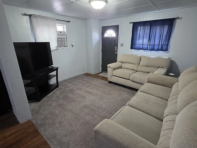 505 S 10th St #1/2 — Photo 32