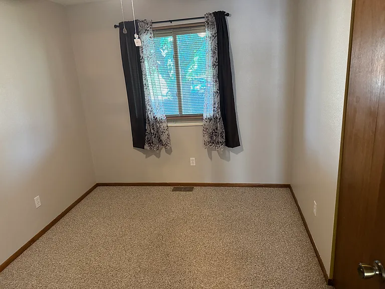 636 Starlight Dr — Photo 6