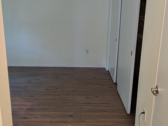 2nd image of 17819 NE 93rd Way #1