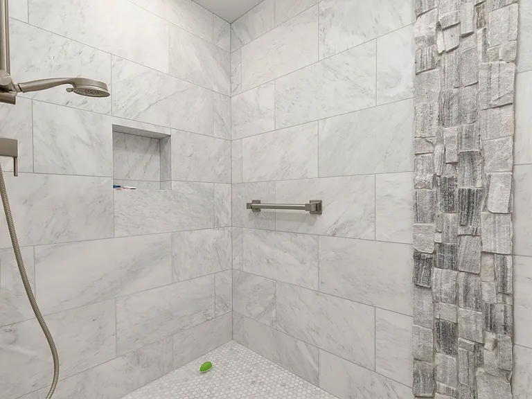 1353 W Lake Dr — Photo 14