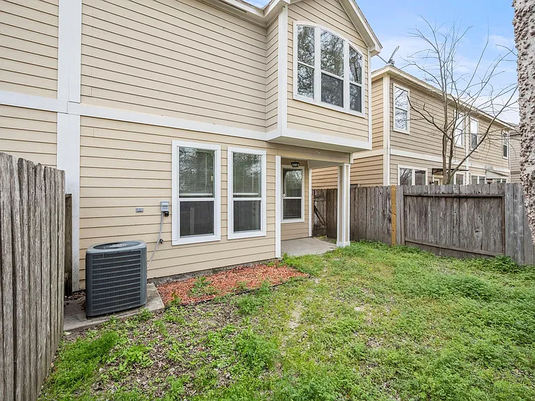 16546 Pentonshire Ln — Photo 25