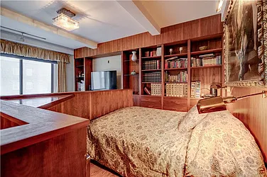 Sold by Lin Pan Realty Group LLC