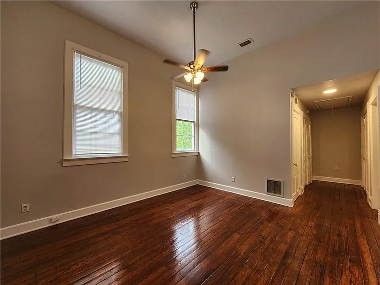 110 S Dearborn St #3 — Photo 5