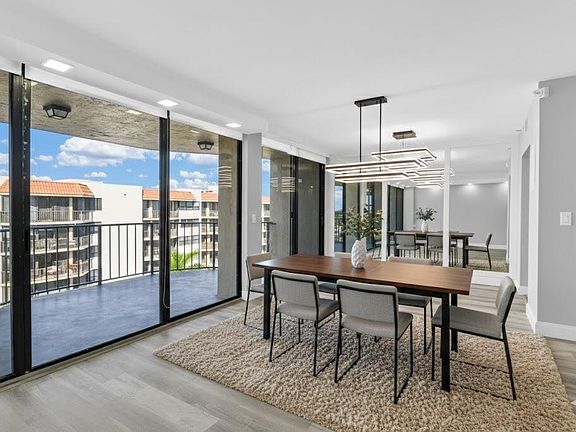 5th image of 859 Jeffery Street #810