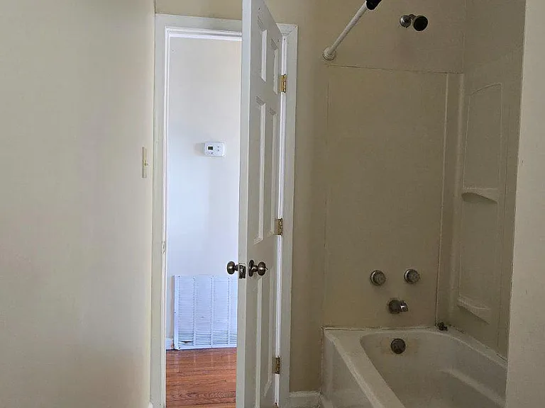 4625 N Broad St #3 — Photo 10