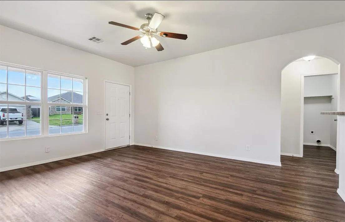 3 bed, 1139 sqft, $1,800 — Photo 4