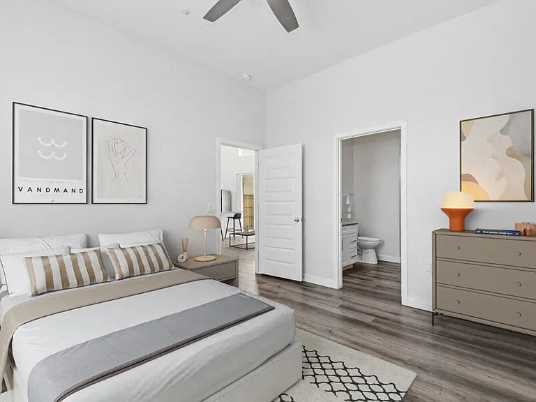 Baseline on 16 — Photo 6
