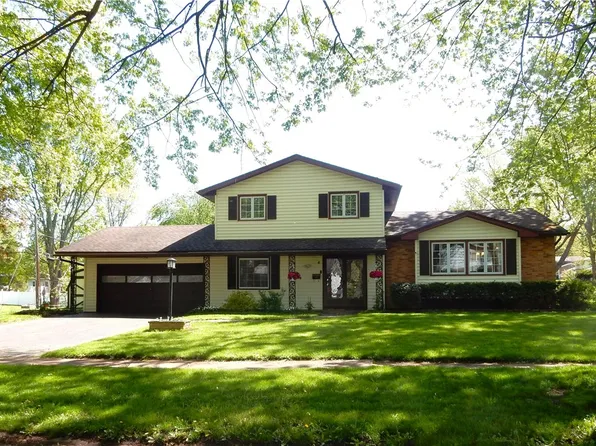 6 Wingate Dr, Rochester, NY 14624