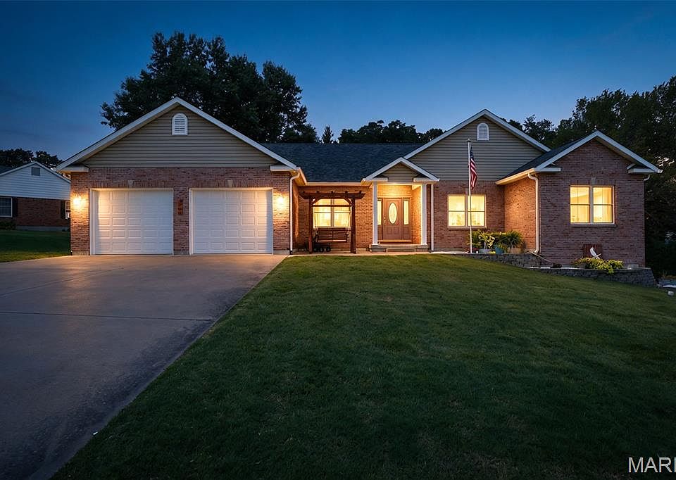 1st image of 1208 Hollow Oak Ct