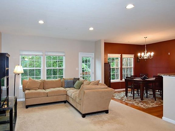 4th image of 100 Kensington Dr