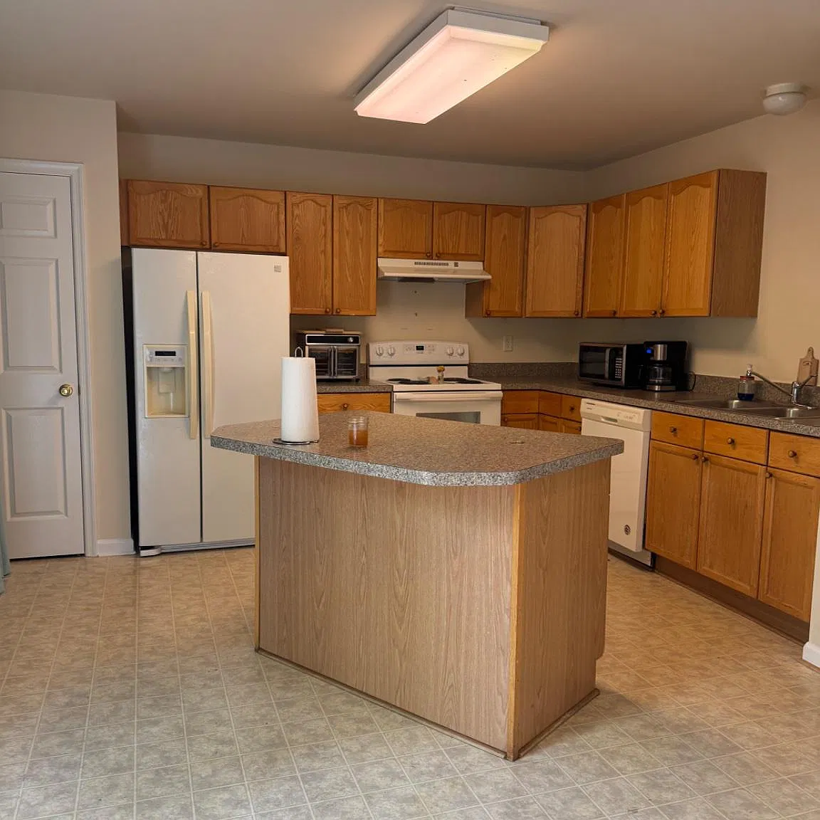 3 bed, 2.5 bath, 1320 sqft, $1,775 — Photo 2