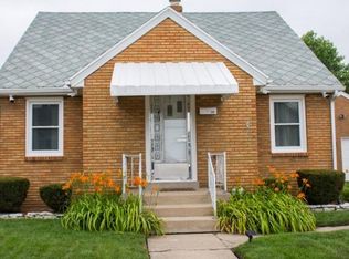 526 W 10th St, Mishawaka, IN