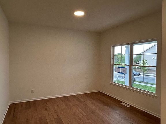 2nd image of 3002 Travelers Way