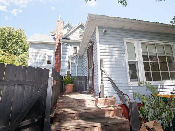 5th image of 970 N Cherry St