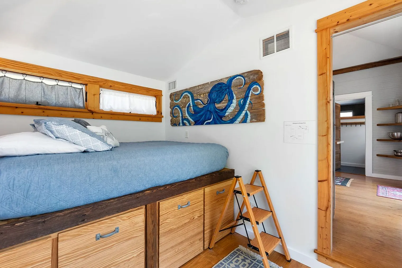 3 bed, 2.0 bath, 990 sqft, $2,363 — Photo 4