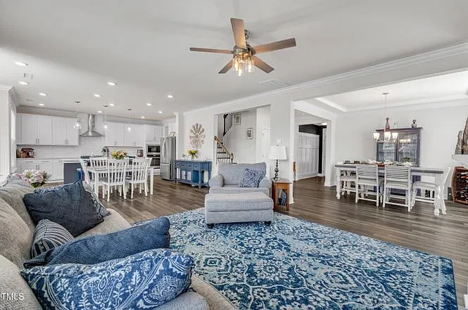 1526 Cloverfield Ct — Photo 17
