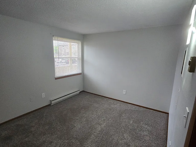 Oak Hills West Apartments — Photo 21