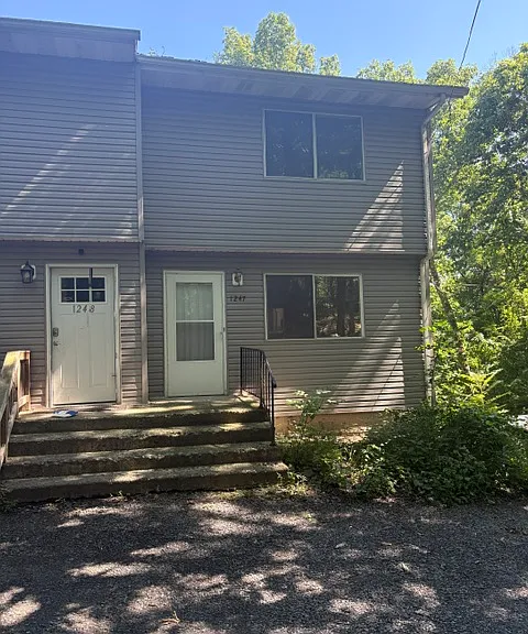 1247 Chateau Dr — Photo 4