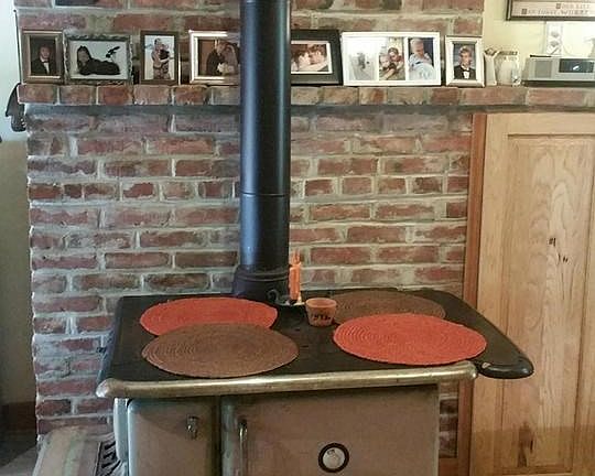 Working antique stove