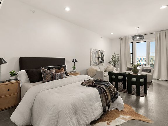 4th image of 1247 Martin St APT 303
