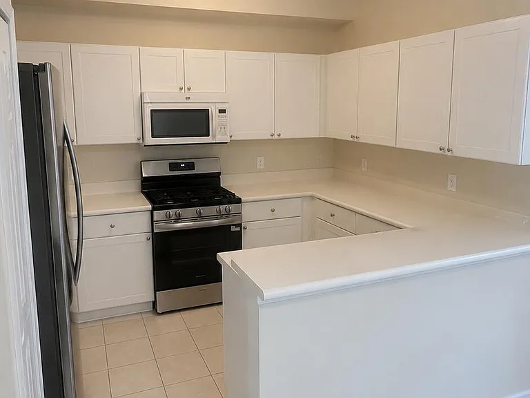 2039 Shoma Dr #2039 — Photo 4