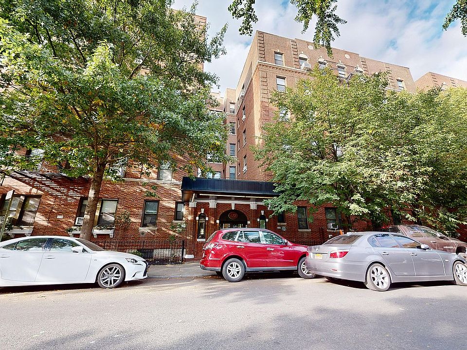 1st image of 125 Hawthorne St APT 1A