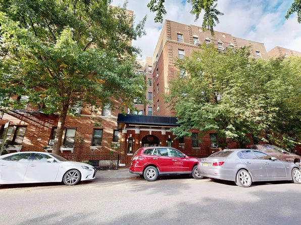 125 Hawthorne St APT 1A, Brooklyn, NY 11225