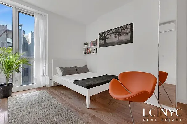 Rented by Keller Williams NYC | media 29