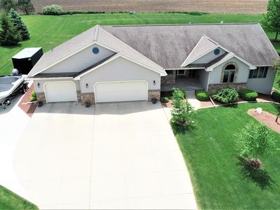 5242 High Ridge Trl, West Bend, WI, 53095