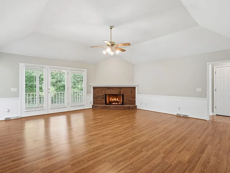 101 Emerald Way — Photo 13